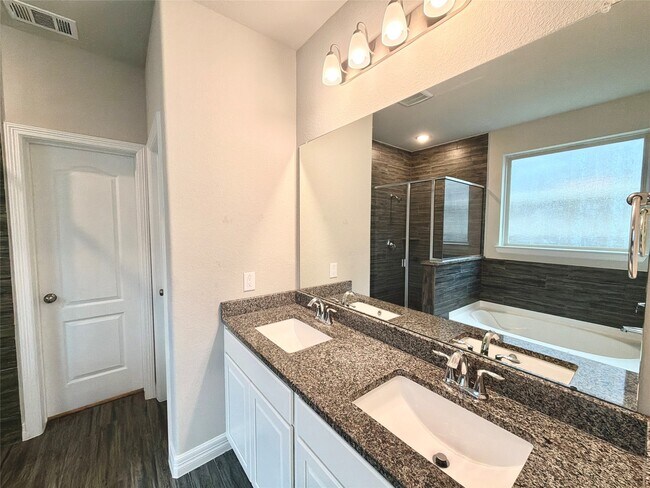 Building Photo - 415 Northern Pike Dr