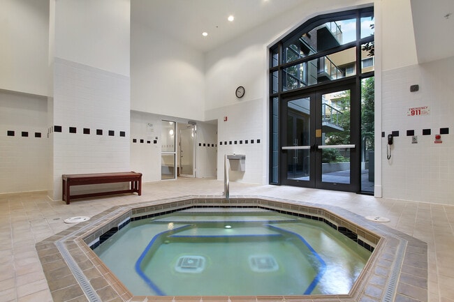 Building Photo - 1420 Terry Ave