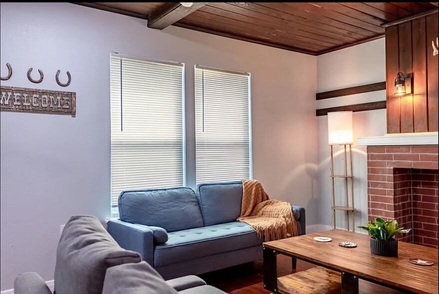 Building Photo - 3415 Shelby Ave