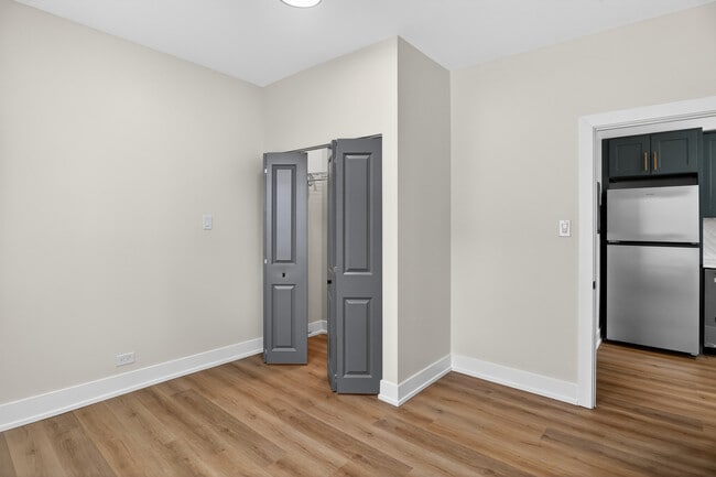 Building Photo - 4622 S Calumet Ave