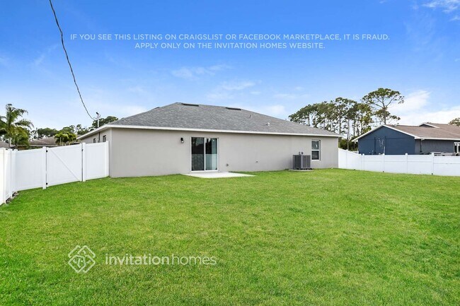 Building Photo - 580 Calabria Ave SE