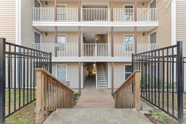 Building Photo - Location, Location, Location!