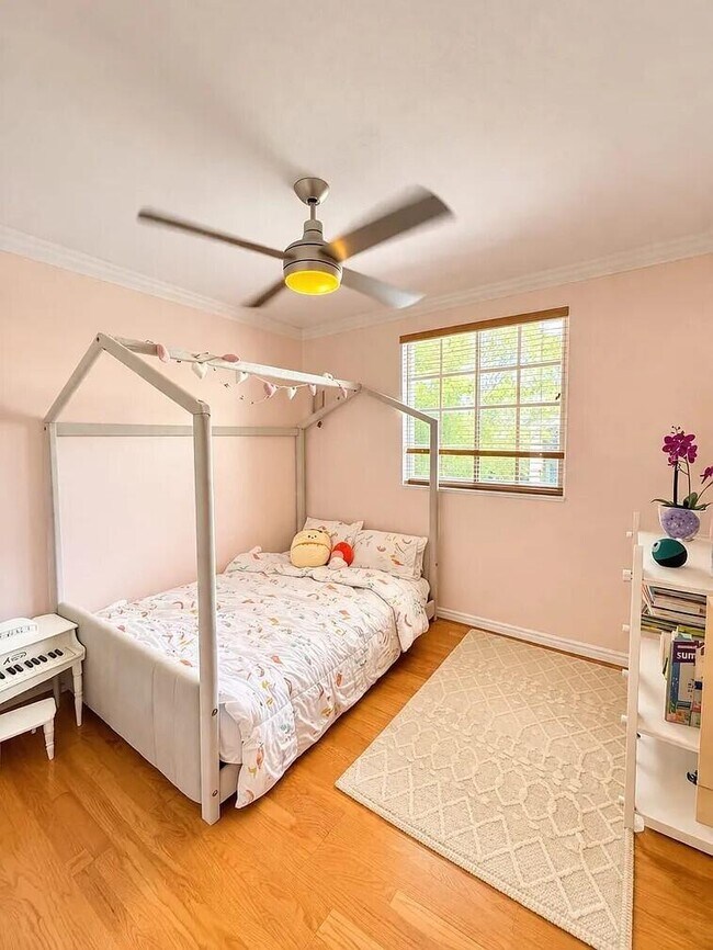 Building Photo - 131 Cameron Ct