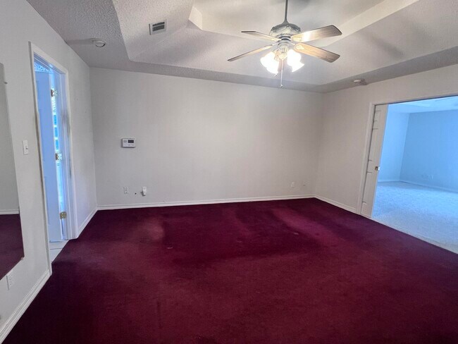 Building Photo - 395 Lake Holley Cir