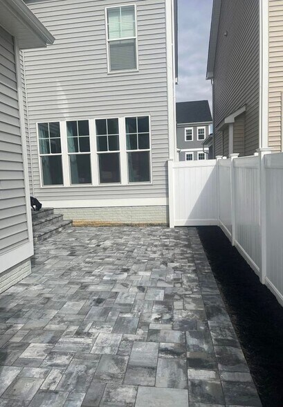 Building Photo - 1509 Sandbar Willow Dr