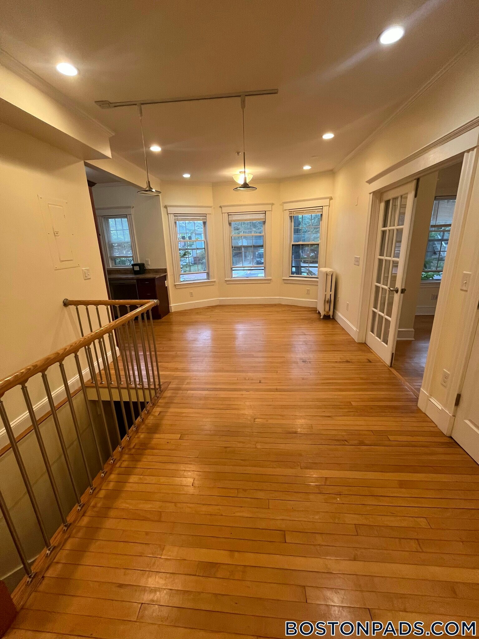 Building Photo - 154 Magazine St