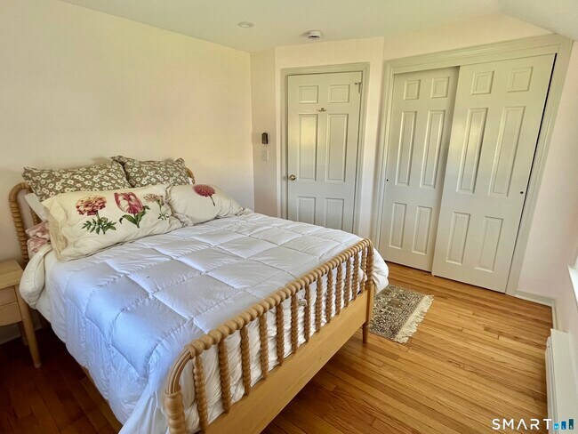 Building Photo - 39 Main St