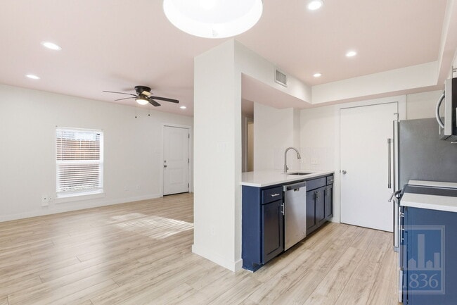 Building Photo - 1308 Southport Dr