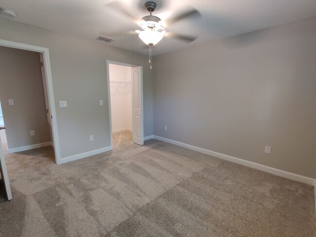 Building Photo - 23240 Willow Glen Way