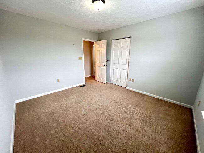 Building Photo - Cranberry Township - 3 Bedroom 2.5 Bathroo...