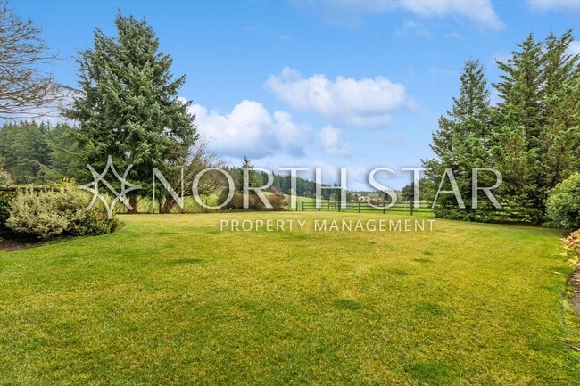 Building Photo - Escape to the Country, Spacious Contemporary in Wilsonville