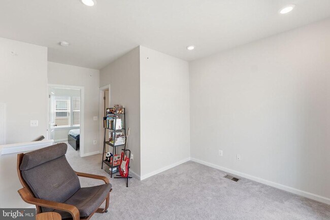 Building Photo - 16122 Columbus Ave