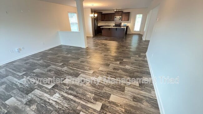 Building Photo - 5021 Red Poll Dr