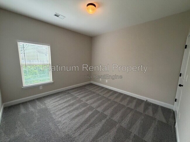 Building Photo - 5075 Rialto Way