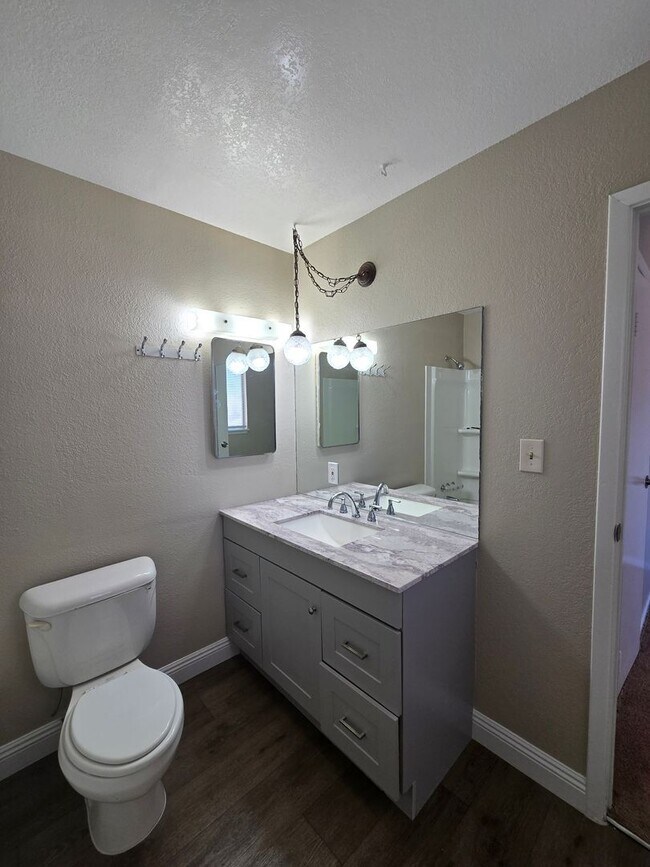 Building Photo - A Fabulous 4 Bedroom Single Story Home in East Las Vegas