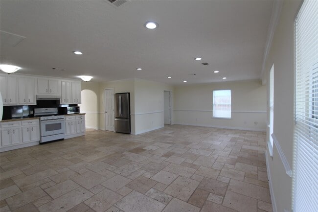 Building Photo - 6517 Sivley St