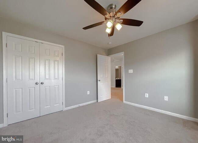 Building Photo - 23246 Lindsay Dr