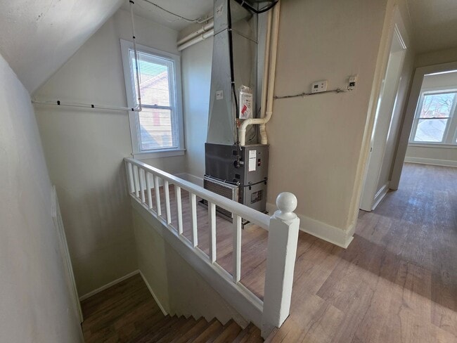 Building Photo - 210 S Maple Ave