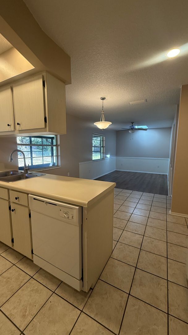 Building Photo - Charming 3-Bedroom Home in Quiet Winter Springs Neighborhood