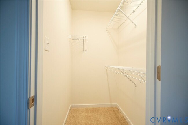 Building Photo - 240 Greenpark Rd