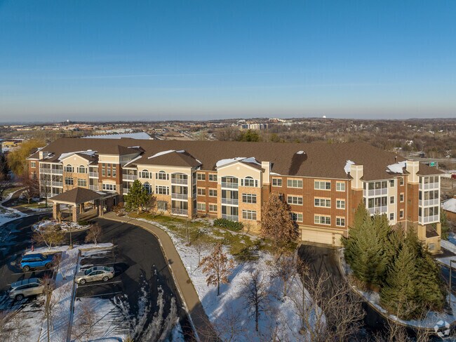 Primary Photo - Chateau Ridge Condominiums