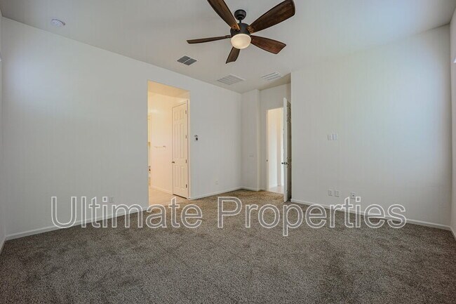 Building Photo - 25172 N 106th Dr