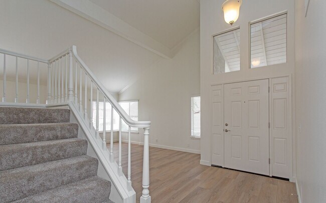 Building Photo - 7960 Represa Cir