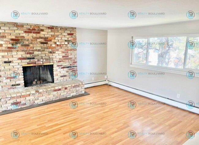 Building Photo - Perfect home in Reno with 2 car garage, ba...