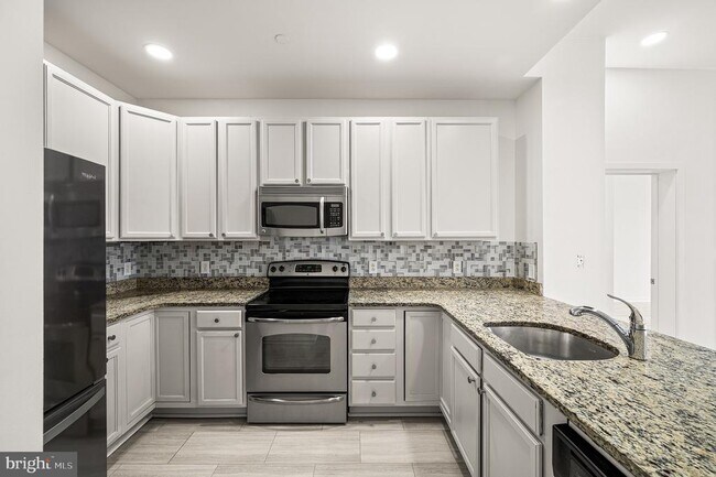 Building Photo - 530 Harlan Blvd