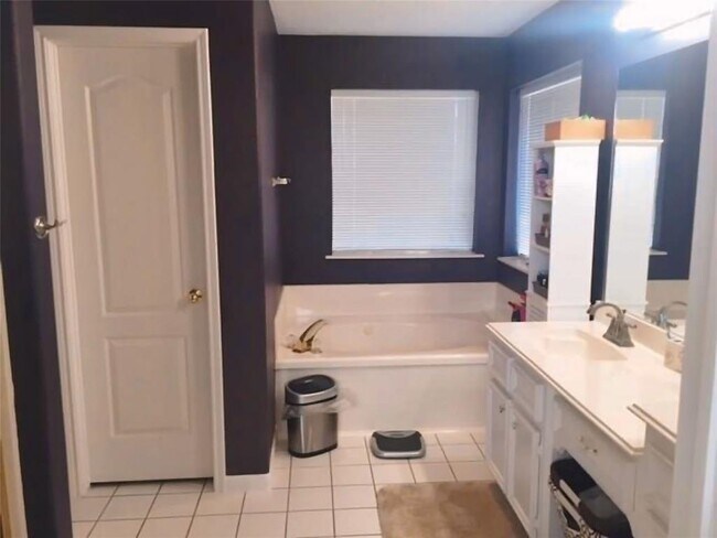 Building Photo - 23223 Diamond Knoll Ct