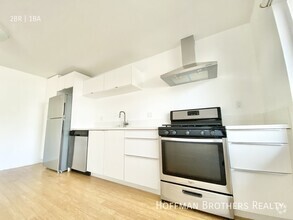 Building Photo - 247 S Ave 55