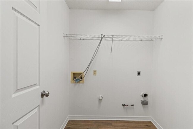 Building Photo - 212 Beech St