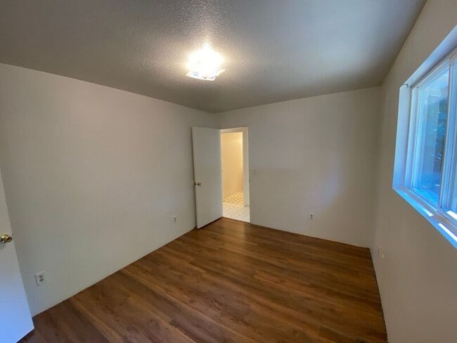 Building Photo - 1011 Cedar St