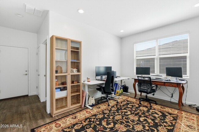 Building Photo - 30558 W Clarendon Ave