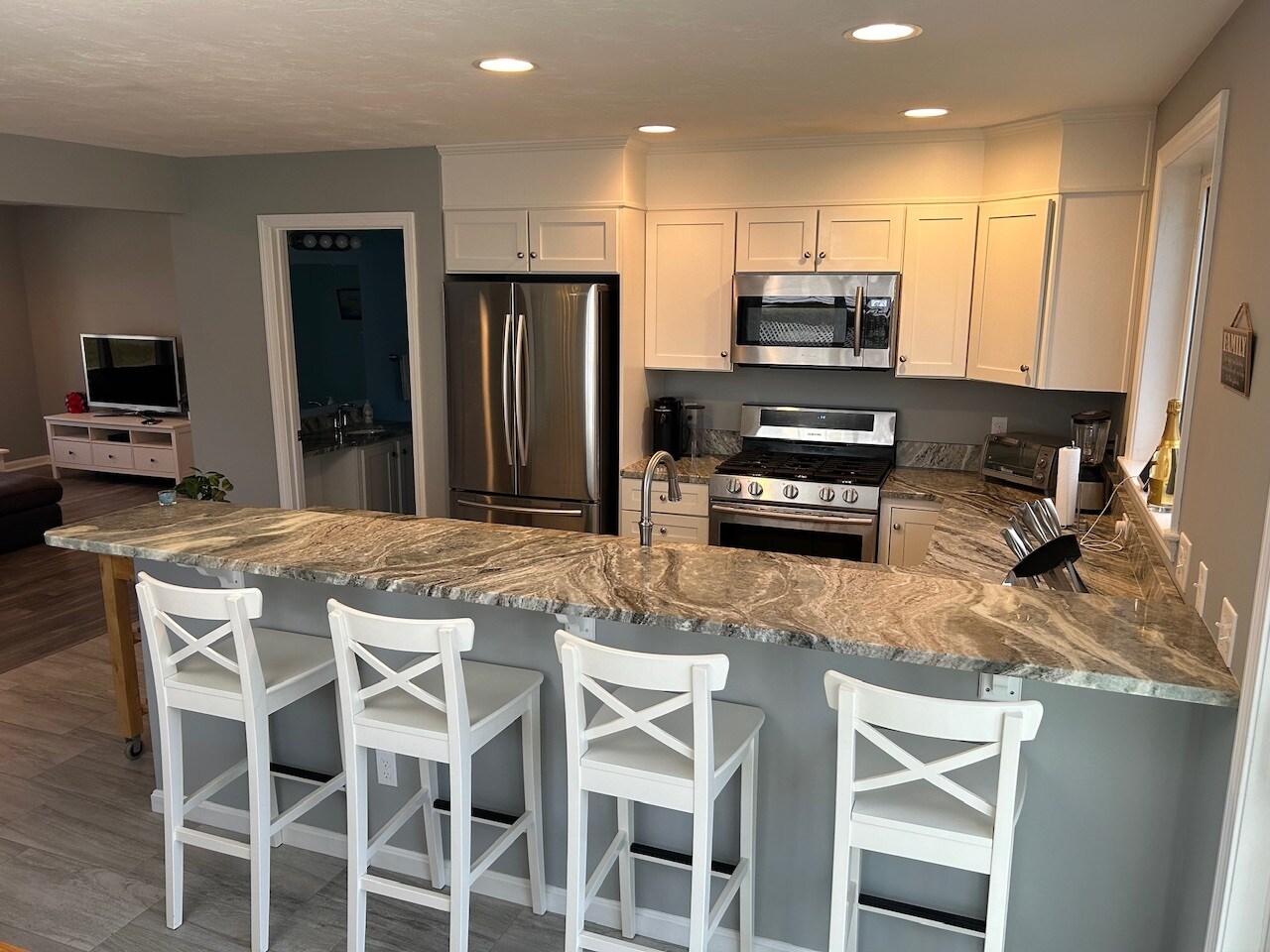 Building Photo - 676 Burncoat St