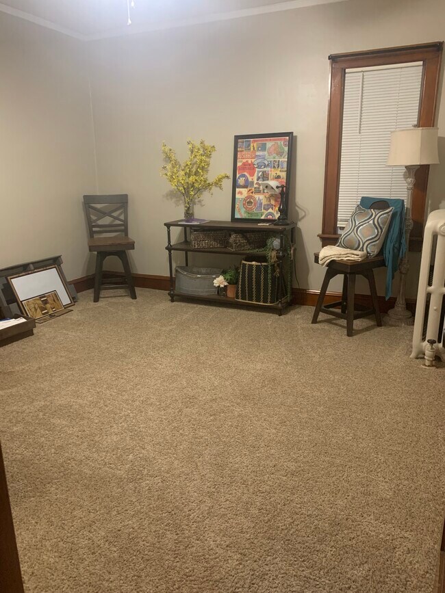 Bedroom - 422 W Harrison Ave