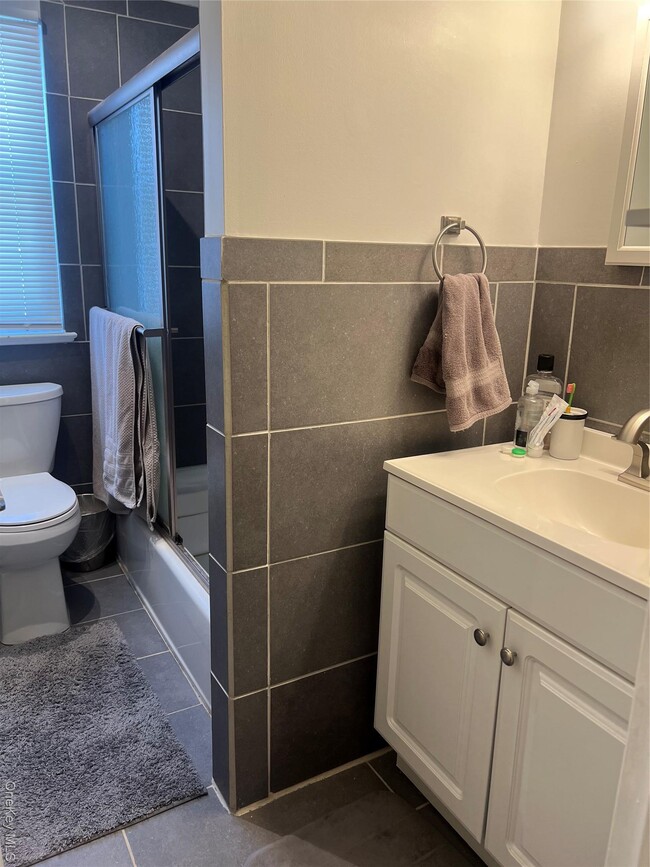 Building Photo - 20 Main St