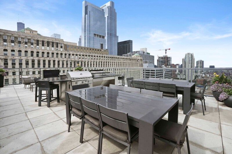 Building Photo - 210 W Hubbard St