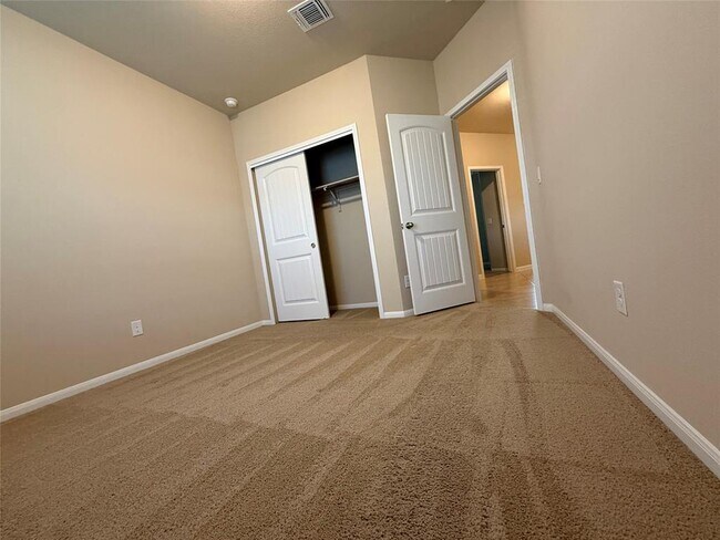 Building Photo - 6624 San Isidro Dr