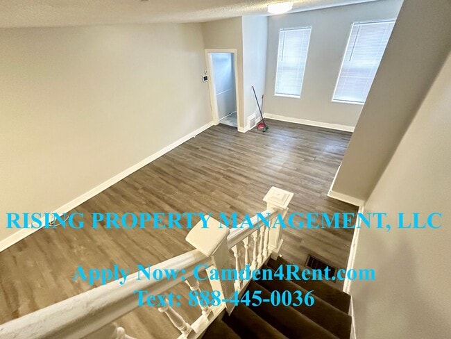 Building Photo - Renovated 4 Bedroom 2.5 Bathroom home in t...