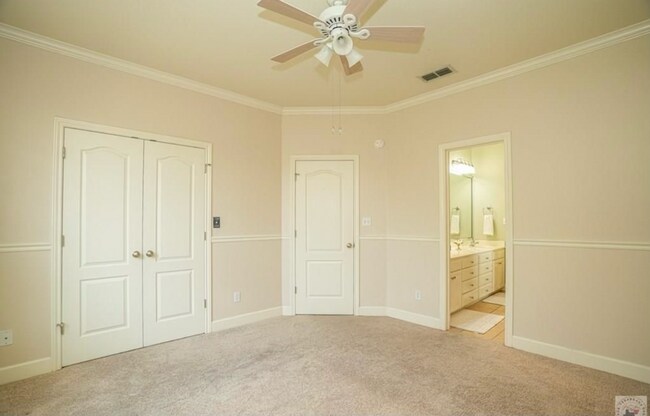 Building Photo - Beautiful, Spacious 4 bedroom Home for Rent!