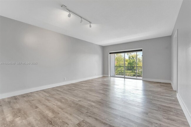 Building Photo - 1400 NE 57th Ct