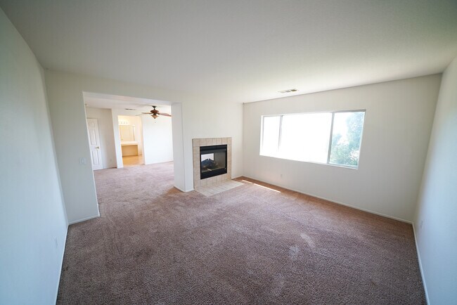 Building Photo - 29070 St Tropez Pl