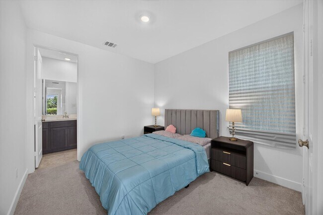 Building Photo - 7410 Wildrye Mdw Ln
