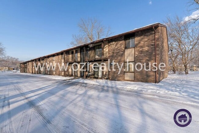 Building Photo - 2150 N McCord Rd