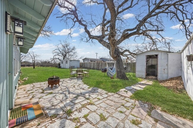 Building Photo - 1418 Kingshill Dr