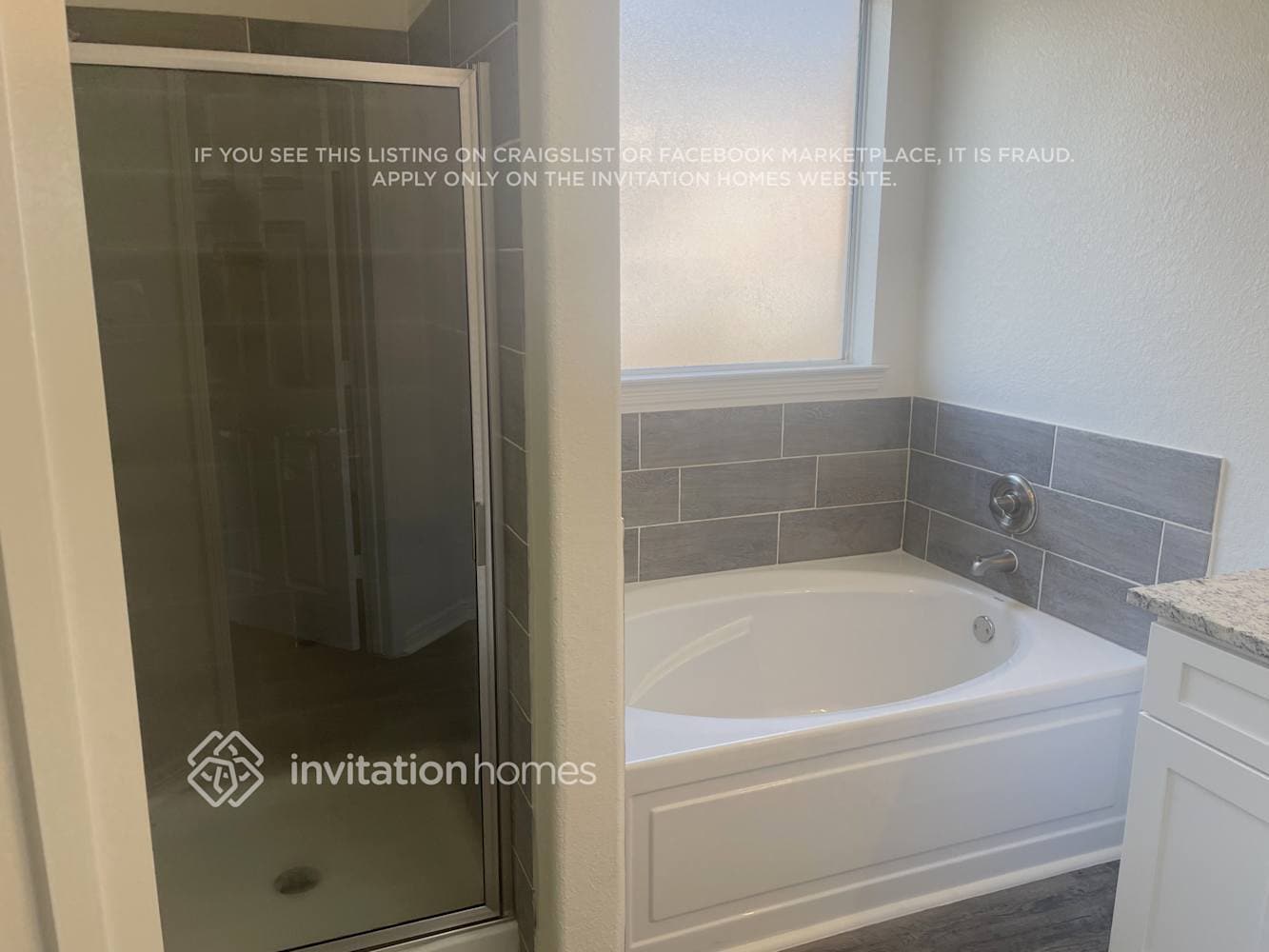 Building Photo - 411 Drake Ln