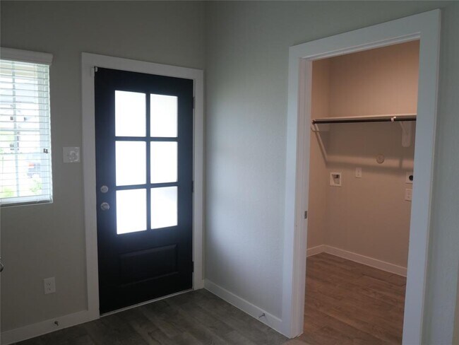Building Photo - 2722 Oakleaf Ash Ln