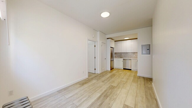 Building Photo - 944 Hayes St