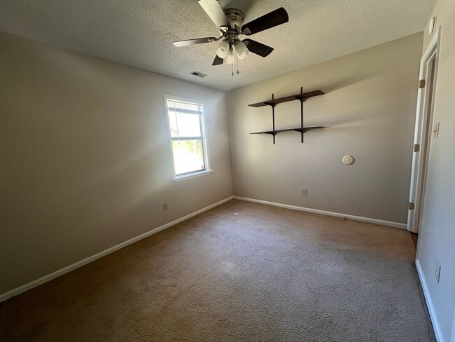 Building Photo - Delightful three bedroom two bath home in a serene country setting in Hubert. Just a short drive ...